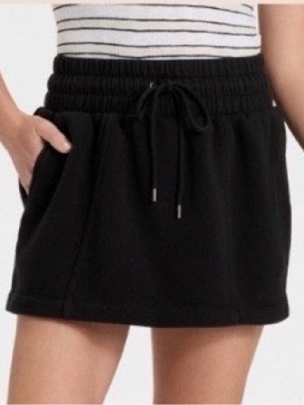 Universal Thread Black Drawstring Pocket Skort, Sm